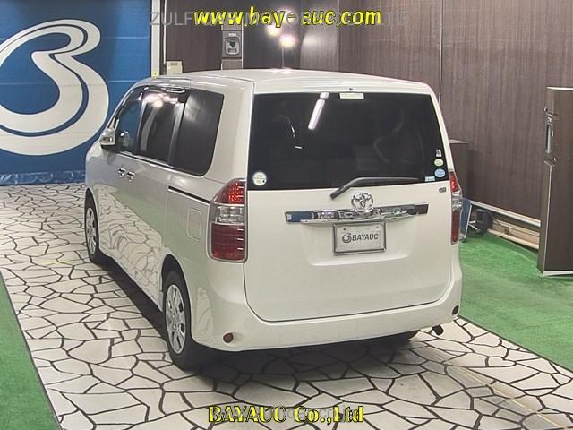 TOYOTA NOAH 2009 Image 2