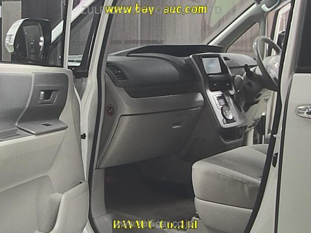 TOYOTA NOAH 2009 Image 5