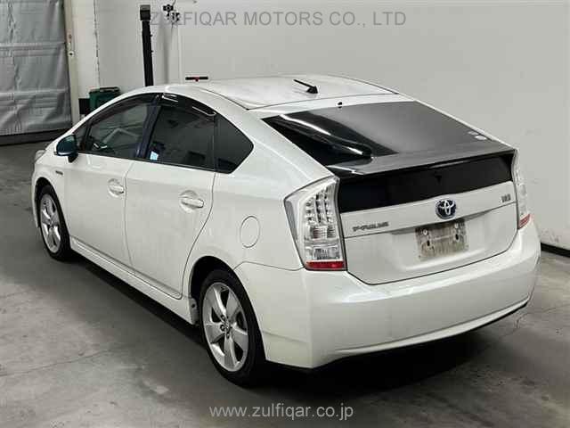 TOYOTA PRIUS 2010 Image 2