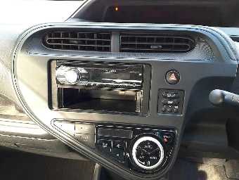 TOYOTA AQUA 2017 Image 10