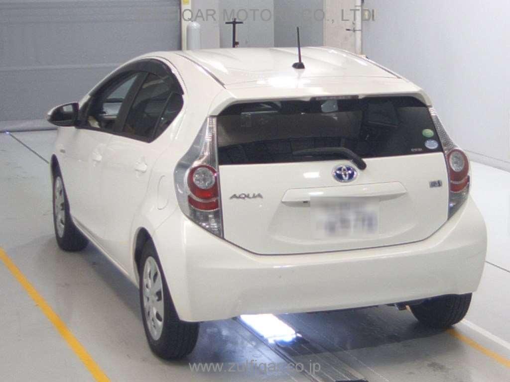 TOYOTA AQUA 2013 Image 6