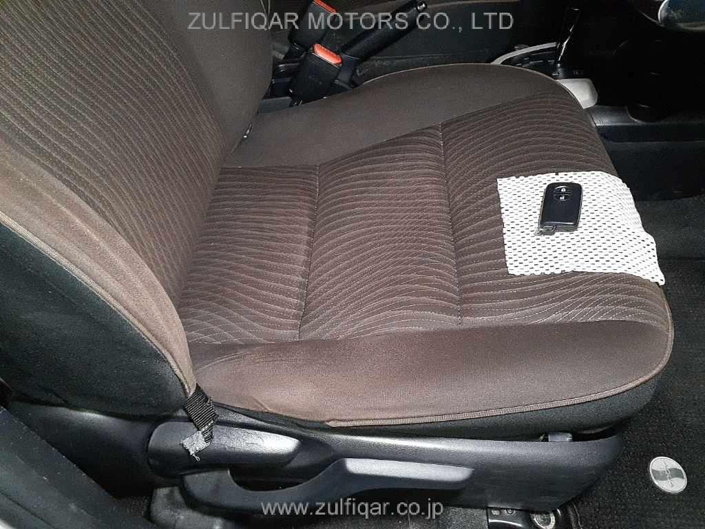 TOYOTA AQUA 2013 Image 8