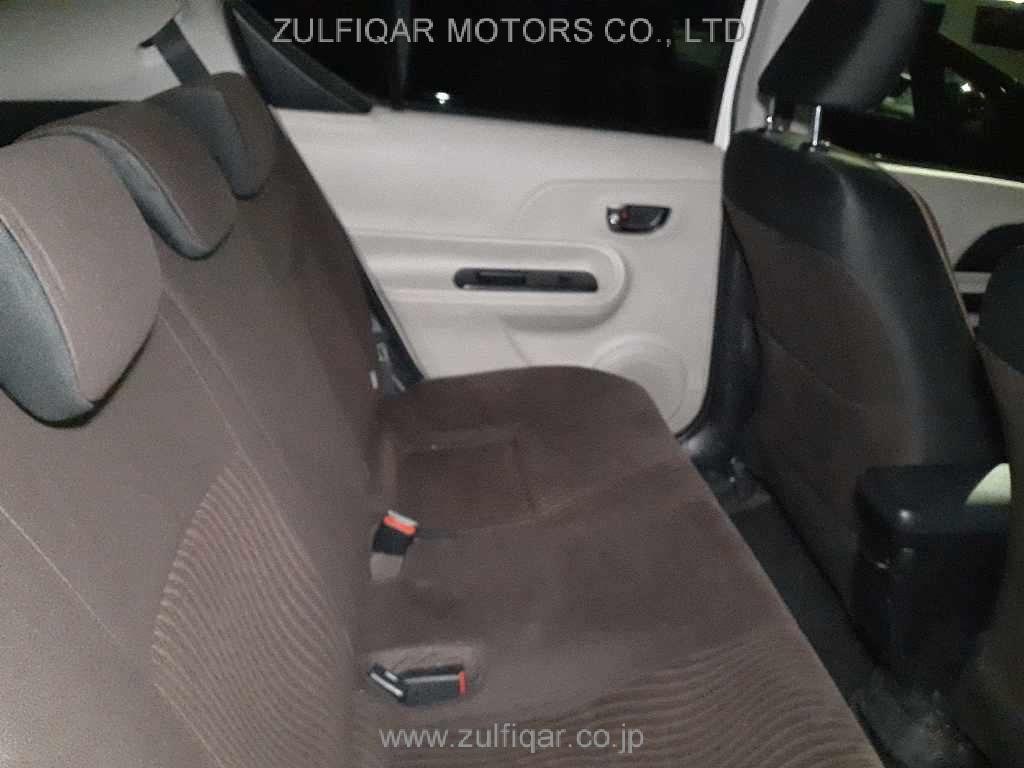 TOYOTA AQUA 2013 Image 9