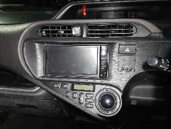 TOYOTA AQUA 2013 Image 10