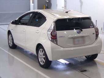 TOYOTA AQUA 2013 Image 6