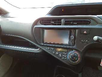 TOYOTA AQUA 2013 Image 10