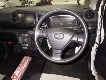 DAIHATSU MIRA E:S 2017 Image 6