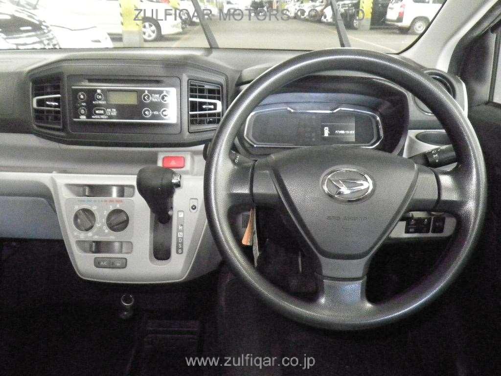 DAIHATSU MIRA E:S 2017 Image 6