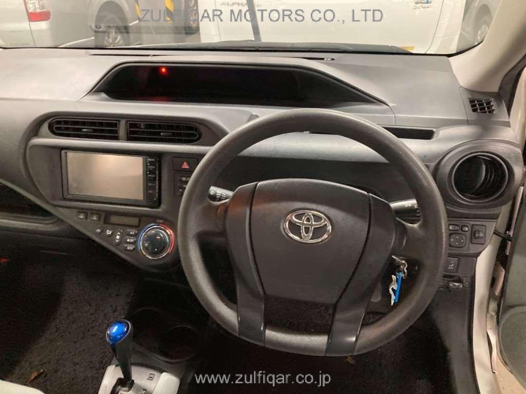 TOYOTA AQUA 2014 Image 6