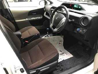 TOYOTA AQUA 2012 Image 3