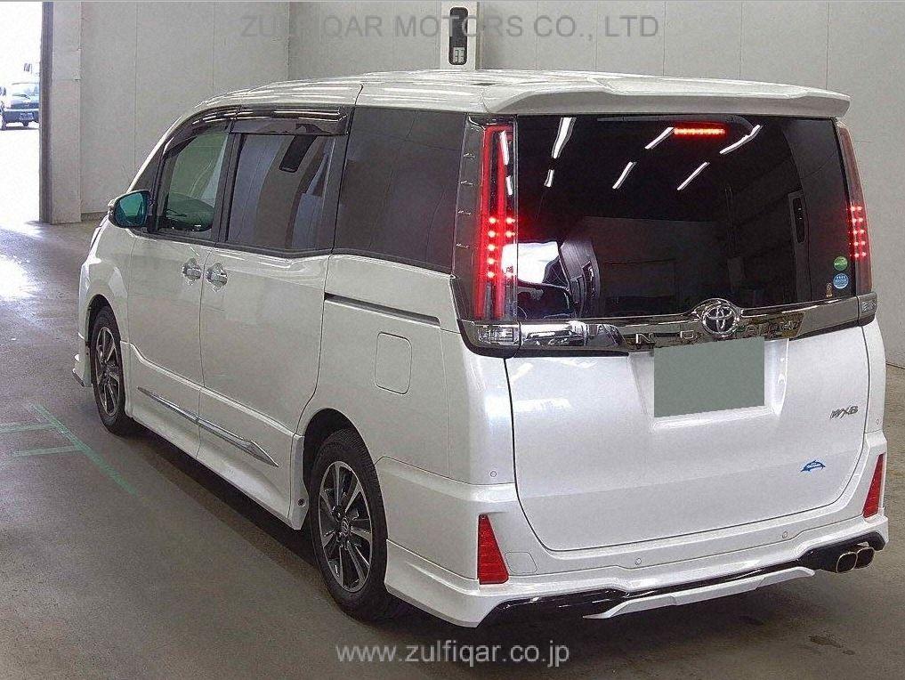 TOYOTA NOAH 2019 Image 2