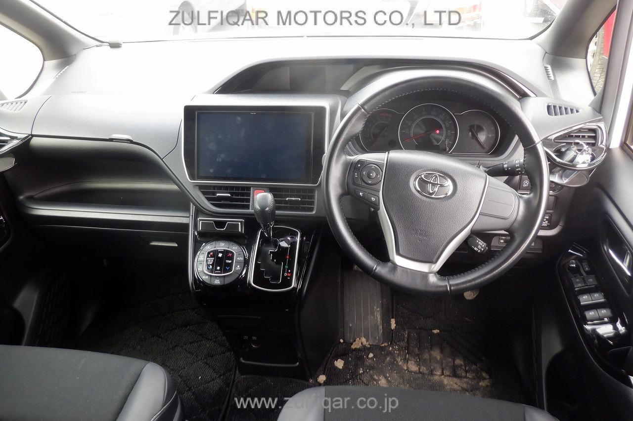 TOYOTA NOAH 2019 Image 7