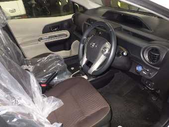 TOYOTA AQUA 2013 Image 5