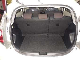 TOYOTA AQUA 2013 Image 8