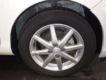 TOYOTA AQUA 2013 Image 9