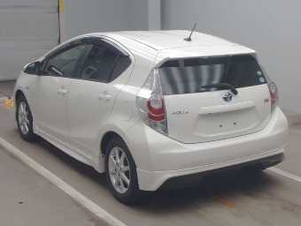 TOYOTA AQUA 2012 Image 4