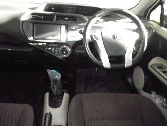 TOYOTA AQUA 2012 Image 6