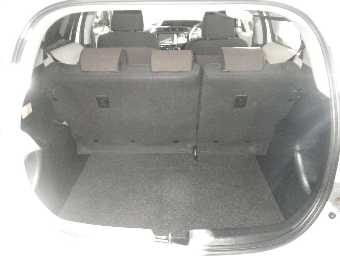 TOYOTA AQUA 2012 Image 8