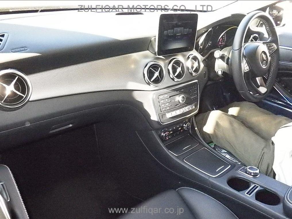 MERCEDES BENZ GLA CLASS 2018 Image 3