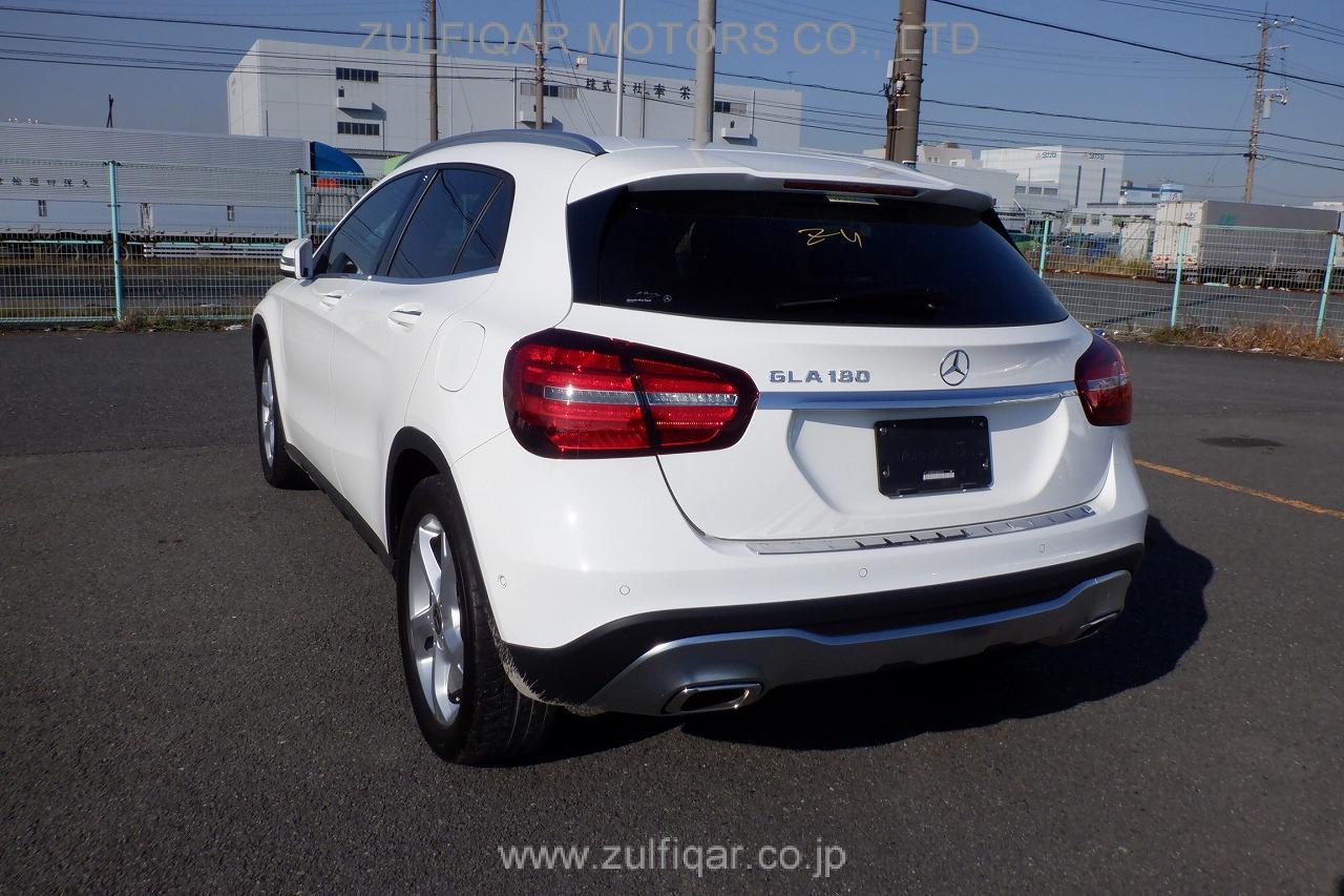 MERCEDES BENZ GLA CLASS 2018 Image 23