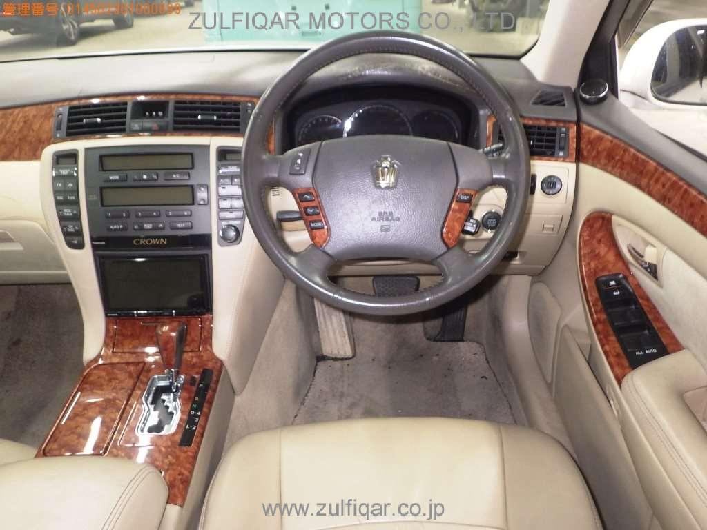 TOYOTA CROWN 2004 Image 6