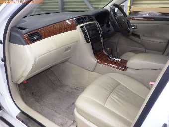 TOYOTA CROWN 2004 Image 8