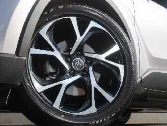 TOYOTA C-HR 2018 Image 14