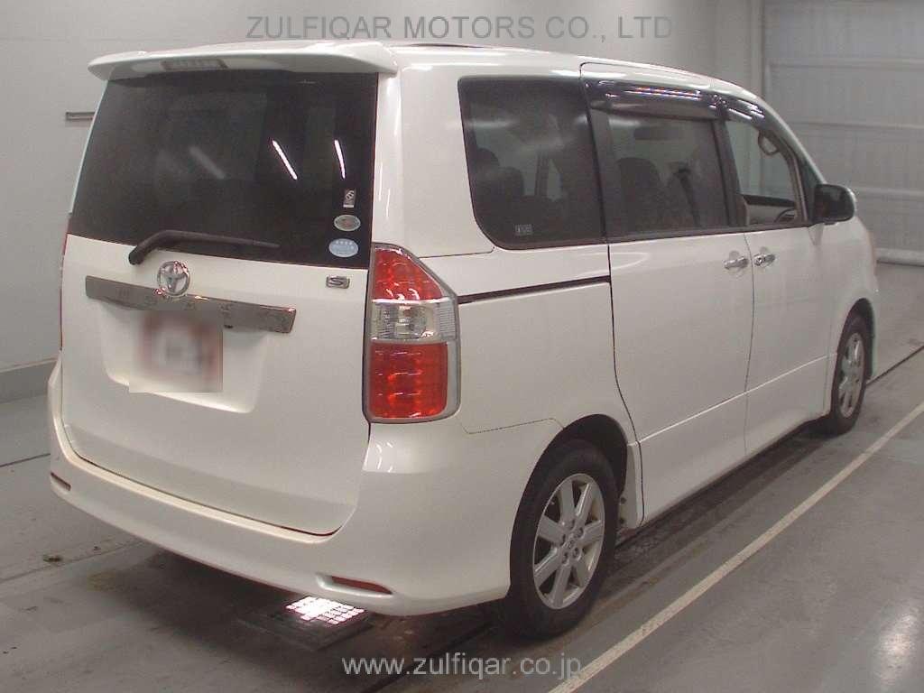 TOYOTA NOAH 2009 Image 2
