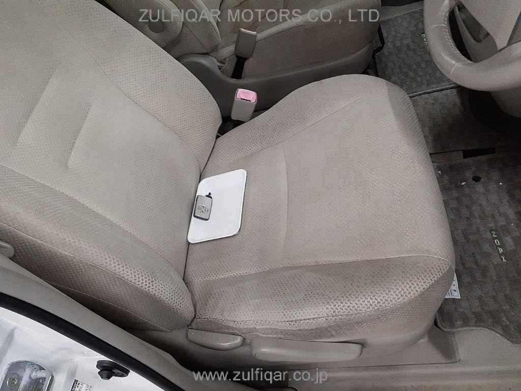 TOYOTA NOAH 2009 Image 8