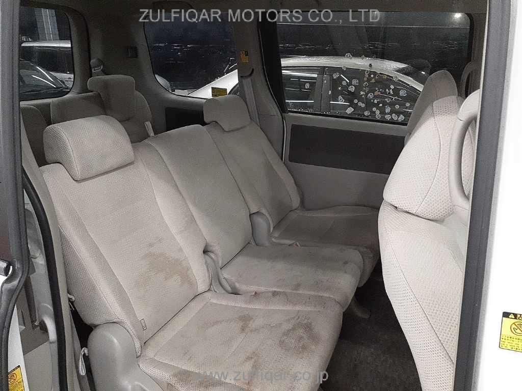 TOYOTA NOAH 2009 Image 10
