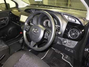 TOYOTA VITZ 2020 Image 3