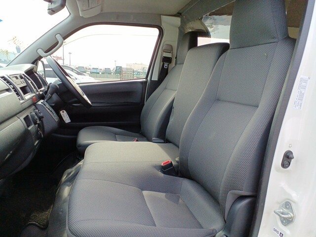 TOYOTA HIACE 2017 Image 25