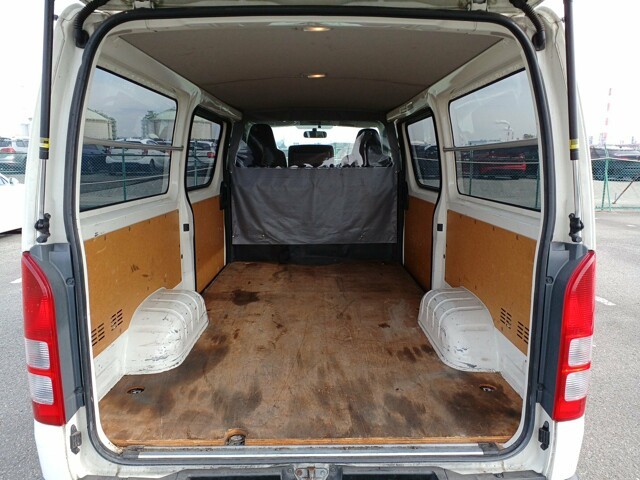 TOYOTA HIACE 2017 Image 27