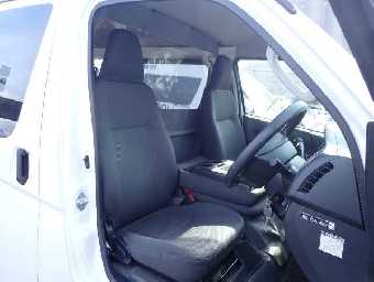 TOYOTA HIACE 2017 Image 4