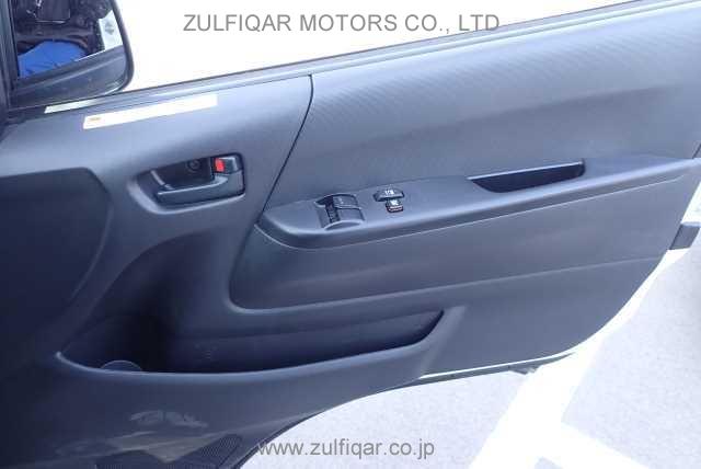 TOYOTA HIACE 2017 Image 10