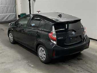 TOYOTA AQUA 2019 Image 2