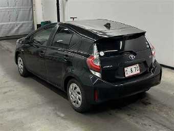 TOYOTA AQUA 2019 Image 2