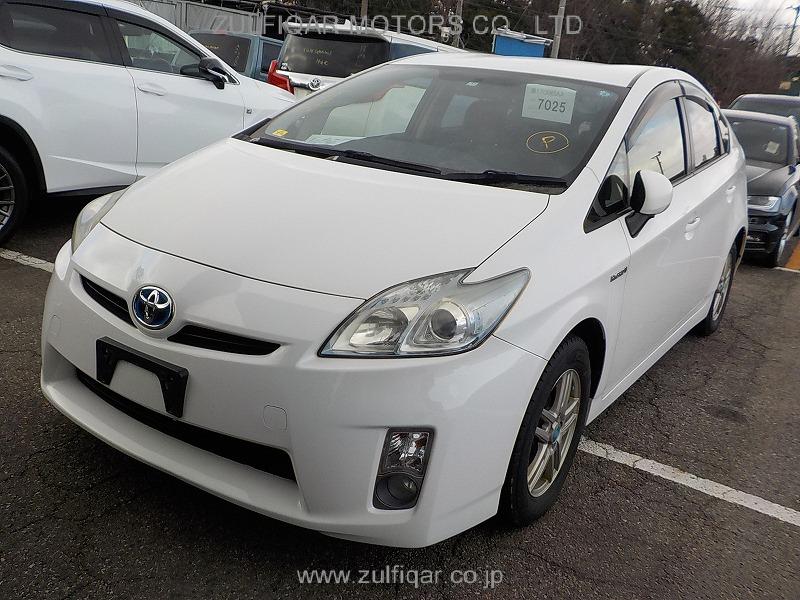 TOYOTA PRIUS 2011 Image 12