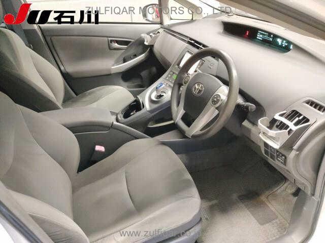 TOYOTA PRIUS 2011 Image 3