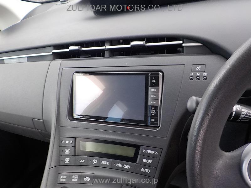 TOYOTA PRIUS 2011 Image 5