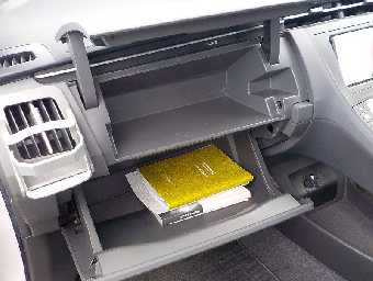 TOYOTA PRIUS 2011 Image 7