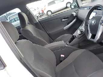 TOYOTA PRIUS 2011 Image 8