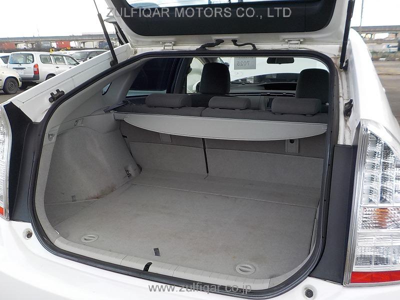 TOYOTA PRIUS 2011 Image 10