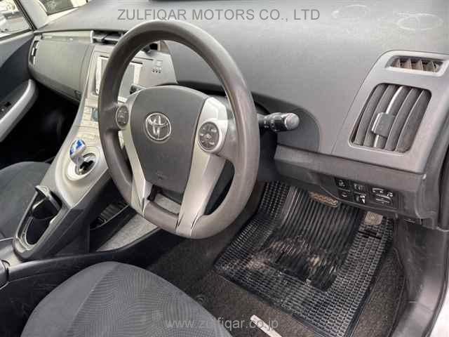 TOYOTA PRIUS PHV 2012 Image 3