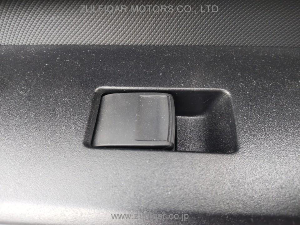 TOYOTA AQUA 2019 Image 11