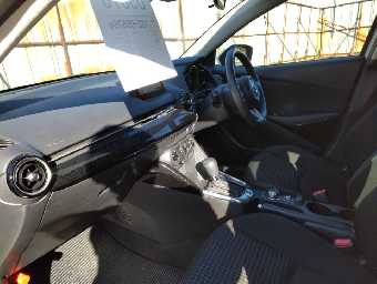 MAZDA DEMIO 2017 Image 12