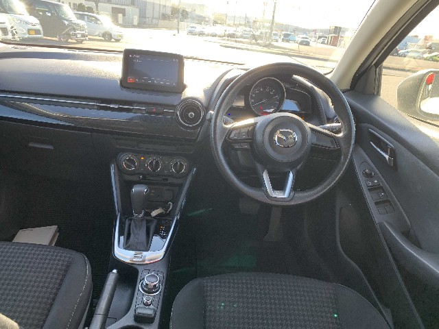 MAZDA DEMIO 2017 Image 23