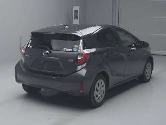 TOYOTA AQUA 2019 Image 2