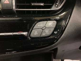 TOYOTA C-HR 2017 Image 7