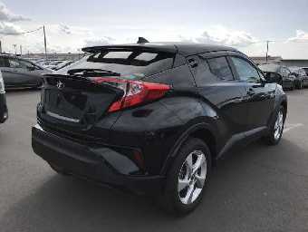 TOYOTA C-HR 2017 Image 2